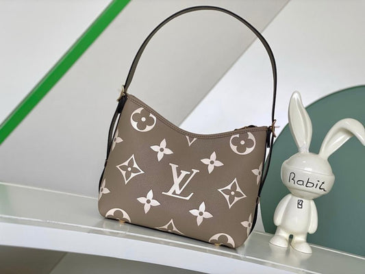 Modern Refined Leather Crossbody Bag