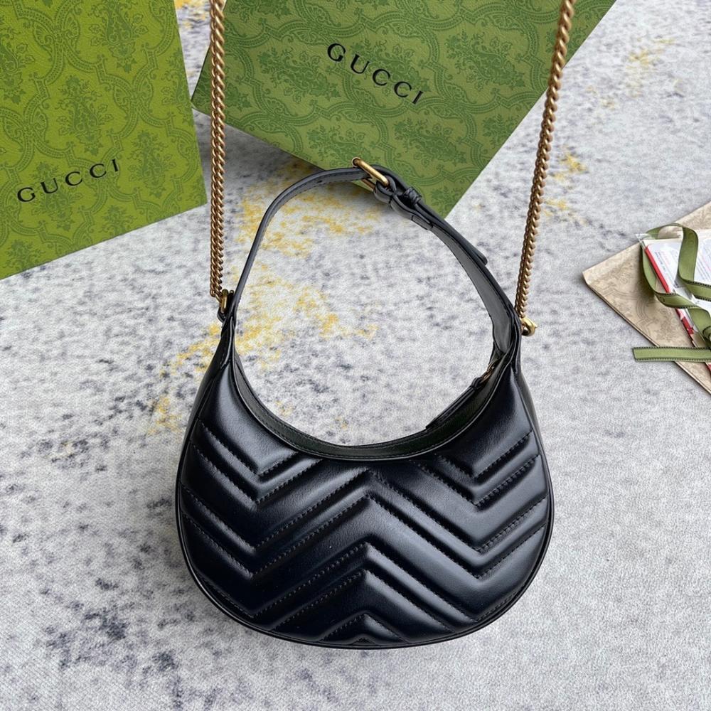Classic Refined Shoulder Bag