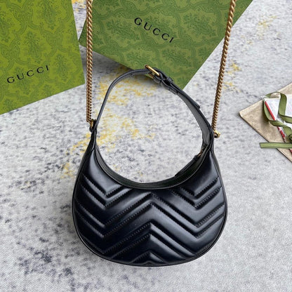 Classic Refined Shoulder Bag