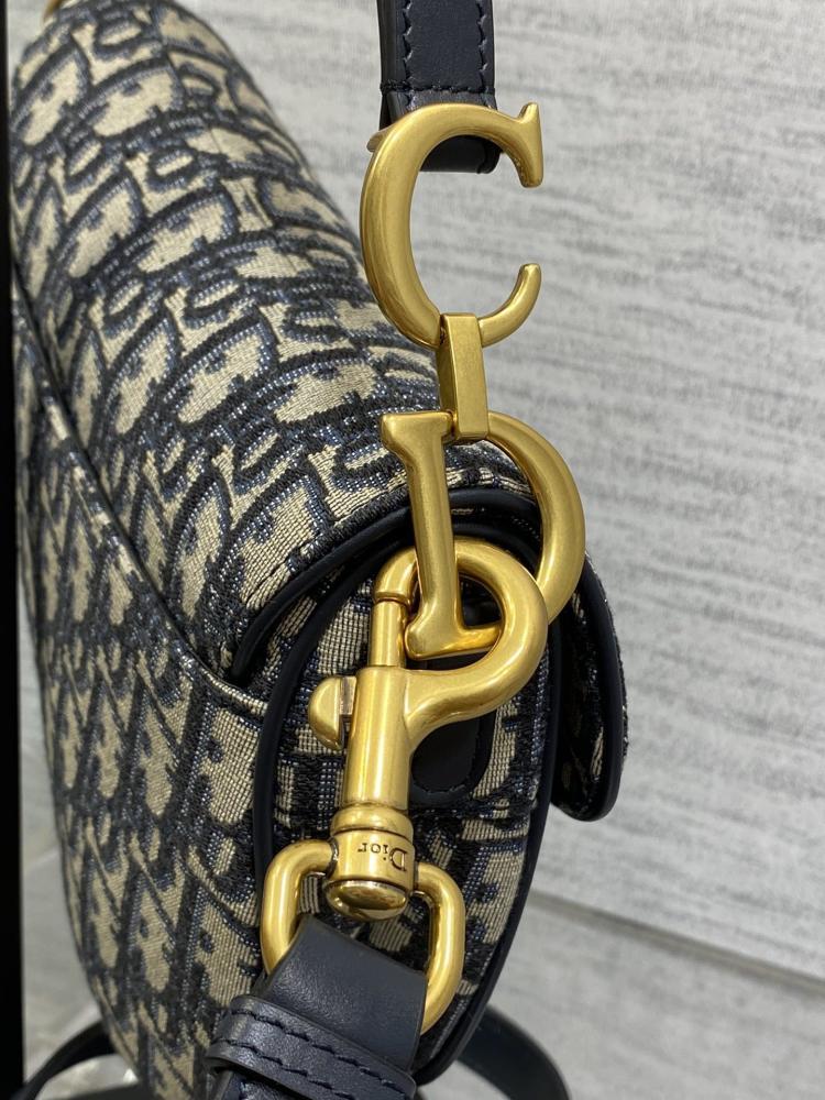 Elegant Leather Shoulder Bag