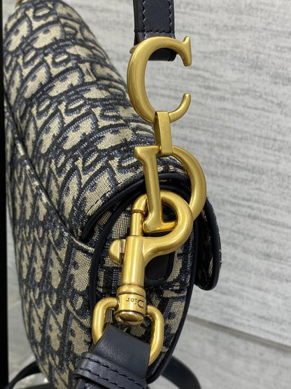 Elegant Leather Shoulder Bag