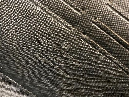 Classic Shoulder Bag – Limited Edition