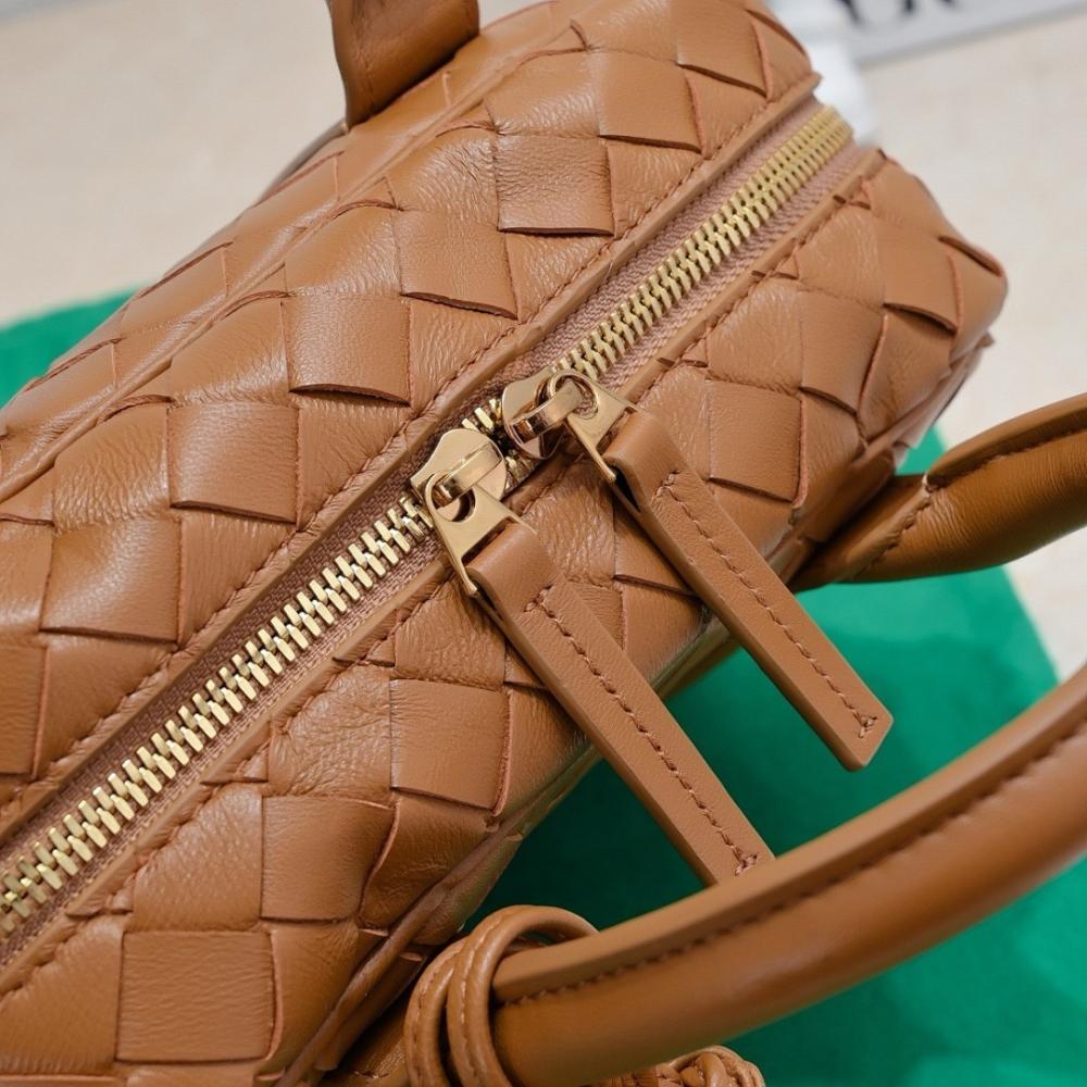 Elegant Top Handle Bag – Special Edition