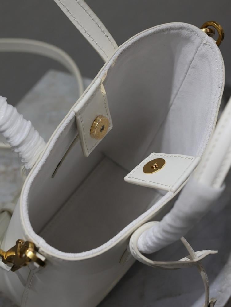 Luxury Stylish Woven Leather Top Handle Bag