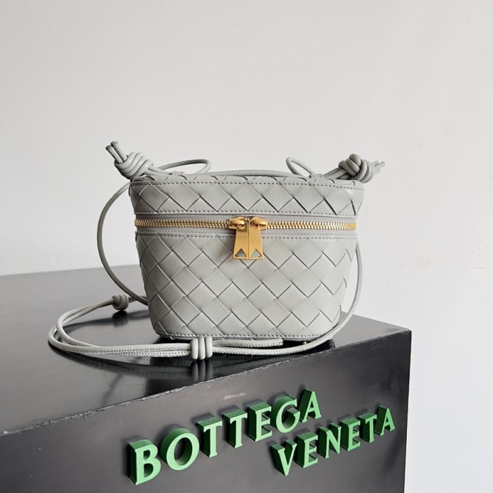 Elegant Shoulder Bag