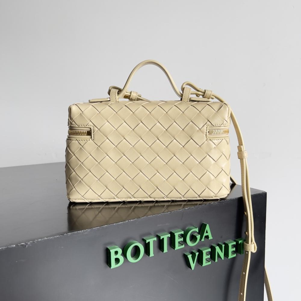 Elegant Shoulder Bag