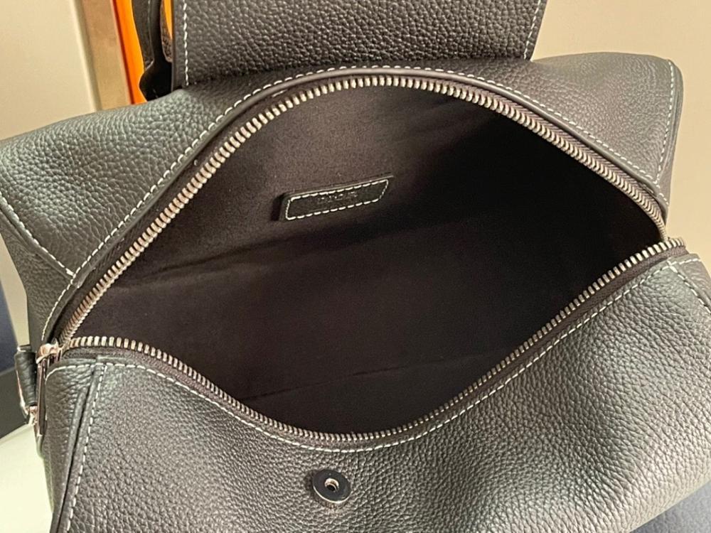 Stylish Refined Black Leather Shoulder Bag