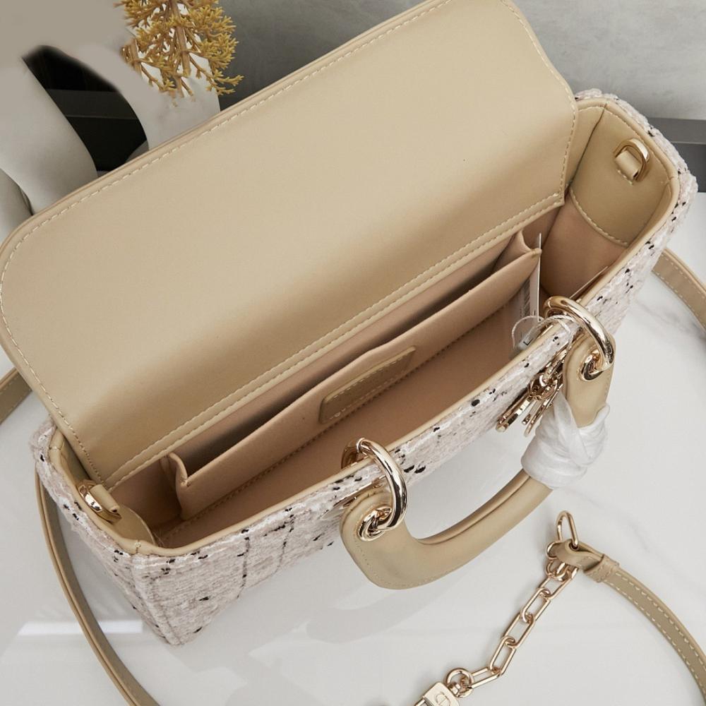 Stylish Refined Quilted Leather Shoulder Bag