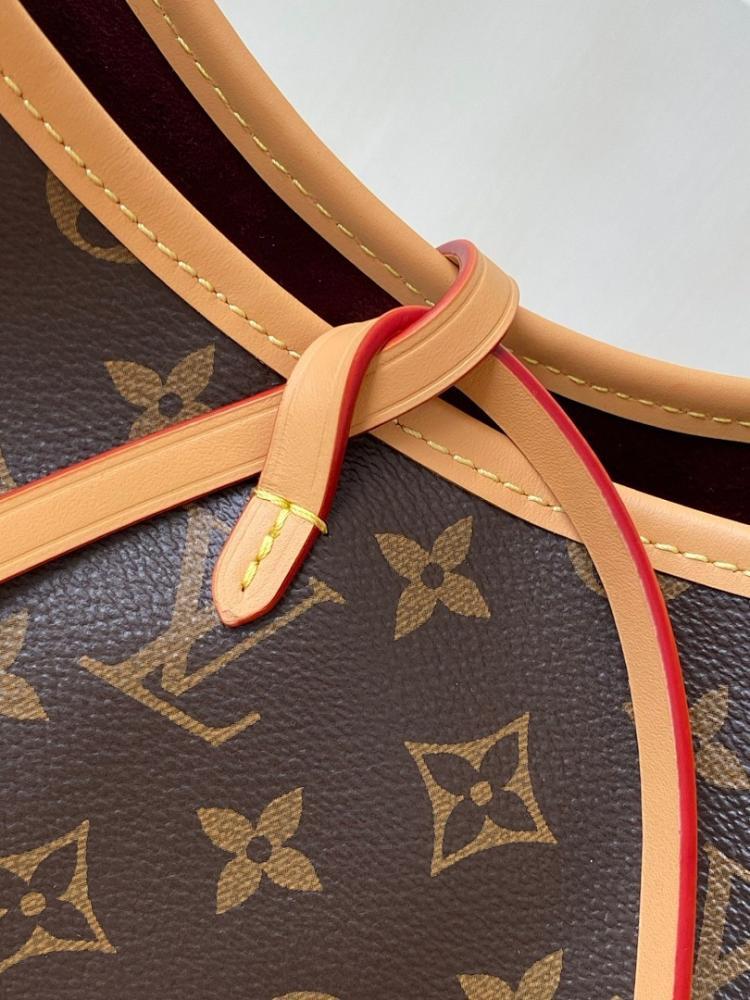 Modern Leather Shoulder Bag – Limited Edition