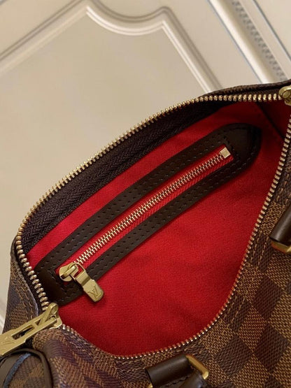 Modern Elegant Shoulder Bag