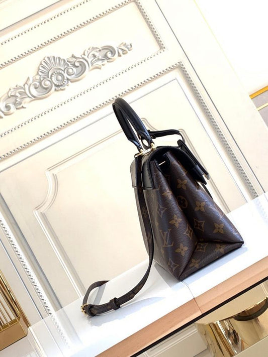 Italian-Inspired Elegant Leather Travel Bag