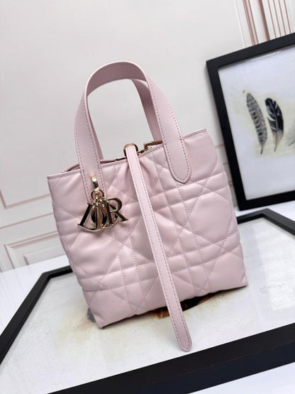 Elegant Leather Top Handle Bag – Special Edition