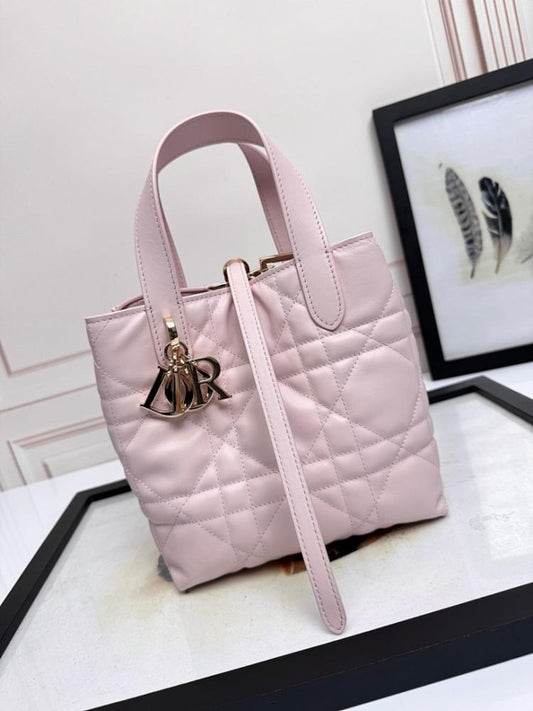 Elegant Leather Top Handle Bag – Special Edition