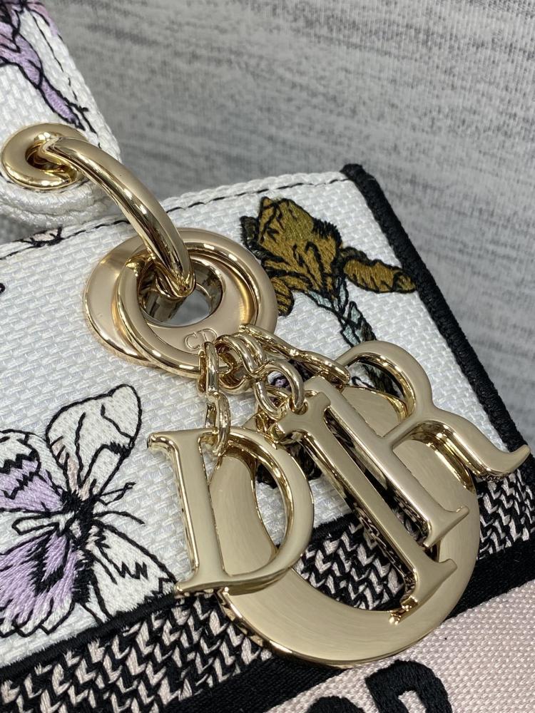 Classic Shoulder Bag