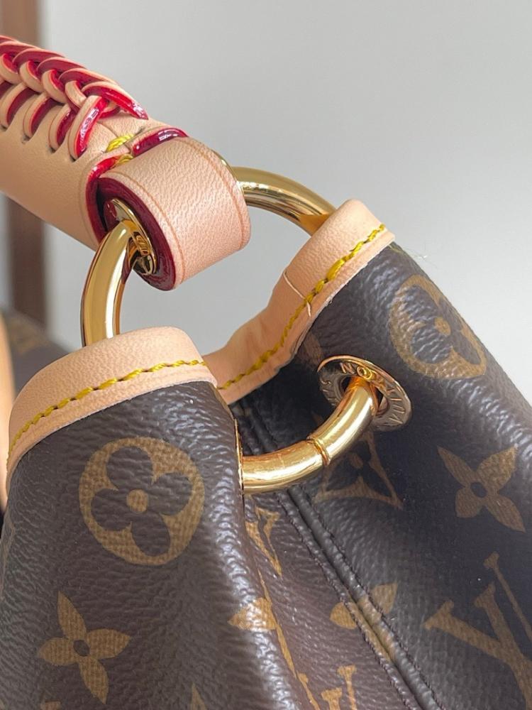 Elegant Stylish Gold Woven Top Handle Bag – Special Edition