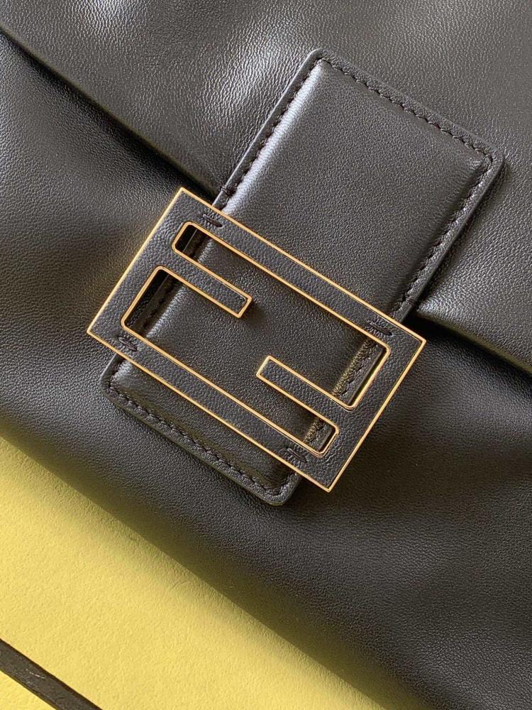 Classic Shoulder Bag