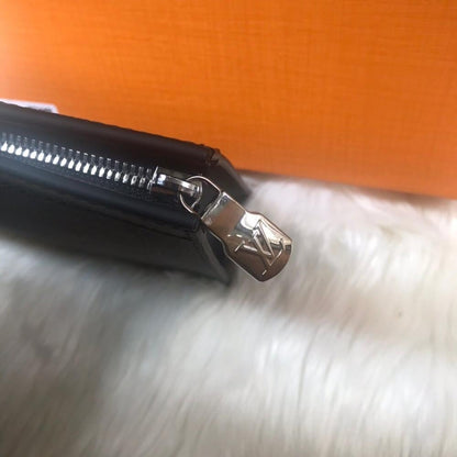 Classic Refined Leather Crossbody Bag