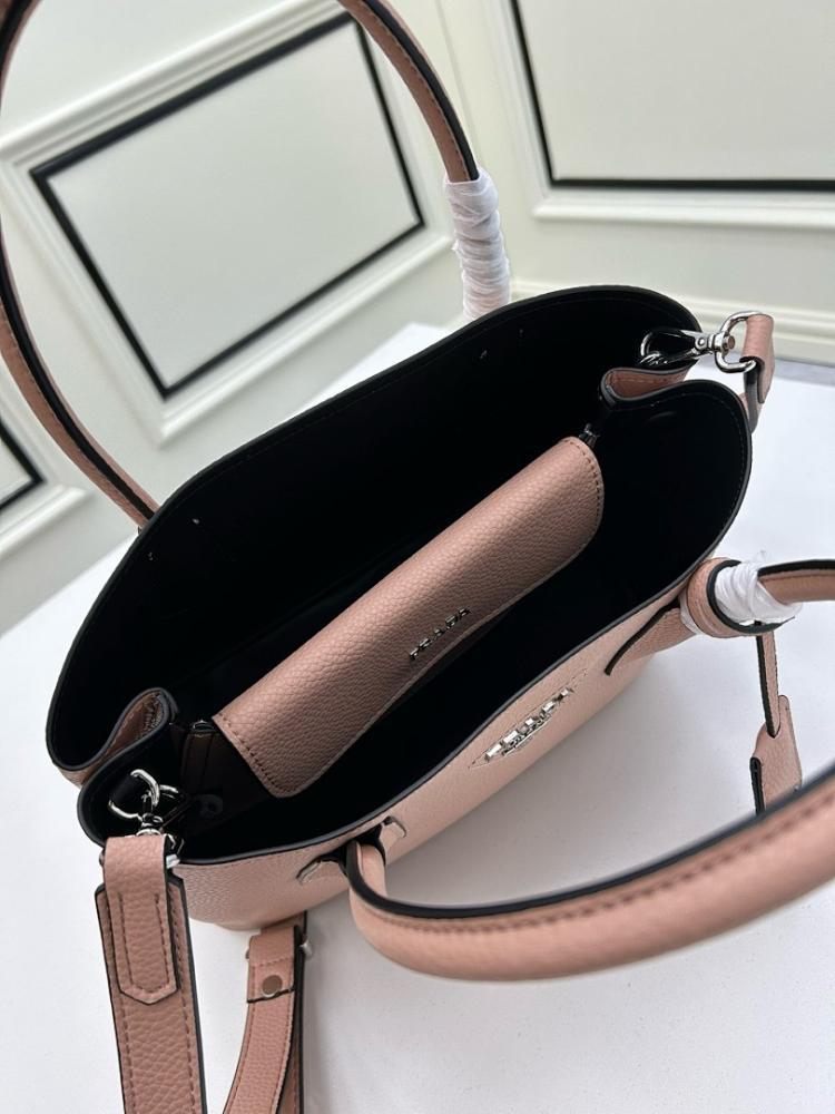 Classic Italian-Inspired White Quilted Leather Shoulder Bag
