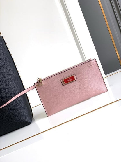 Elegant Stylish Calfskin Shoulder Bag – Limited Edition