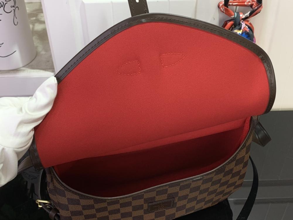 Classic Shoulder Bag