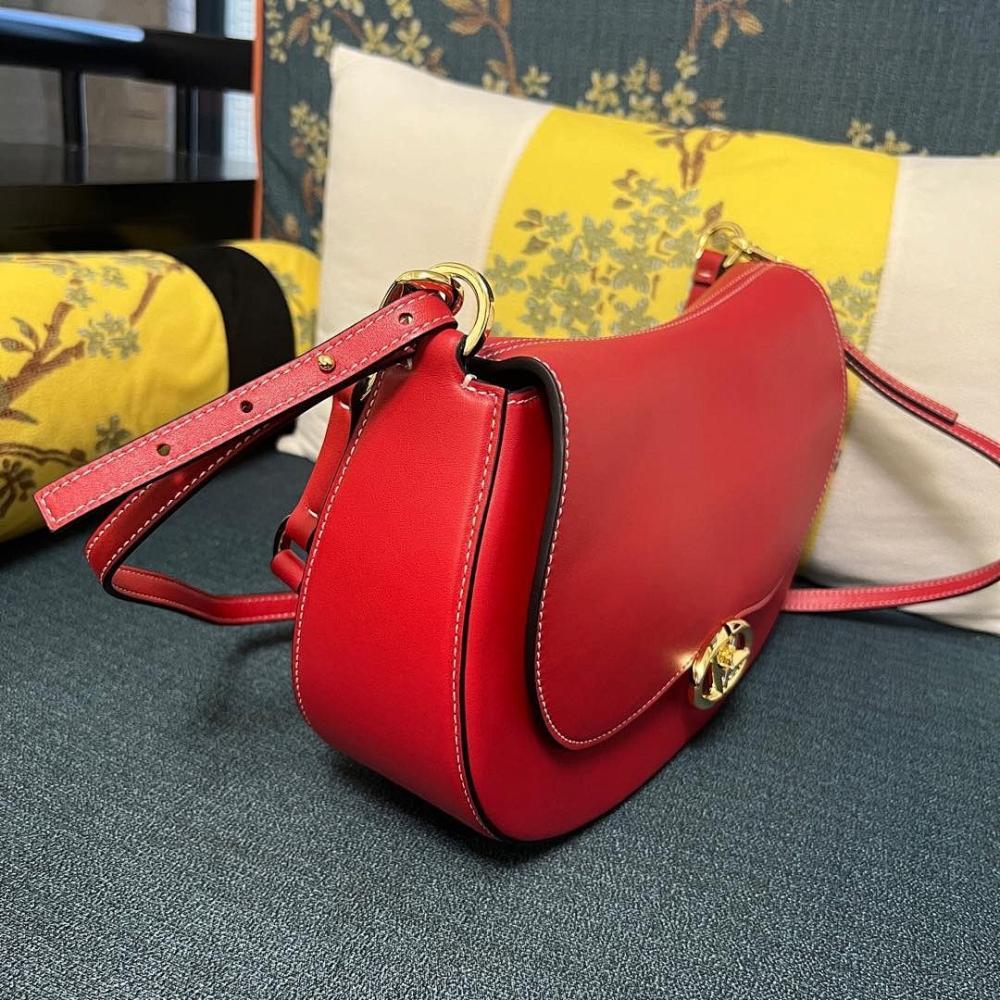 VLogo Signature Calfskin Shoulder Bag