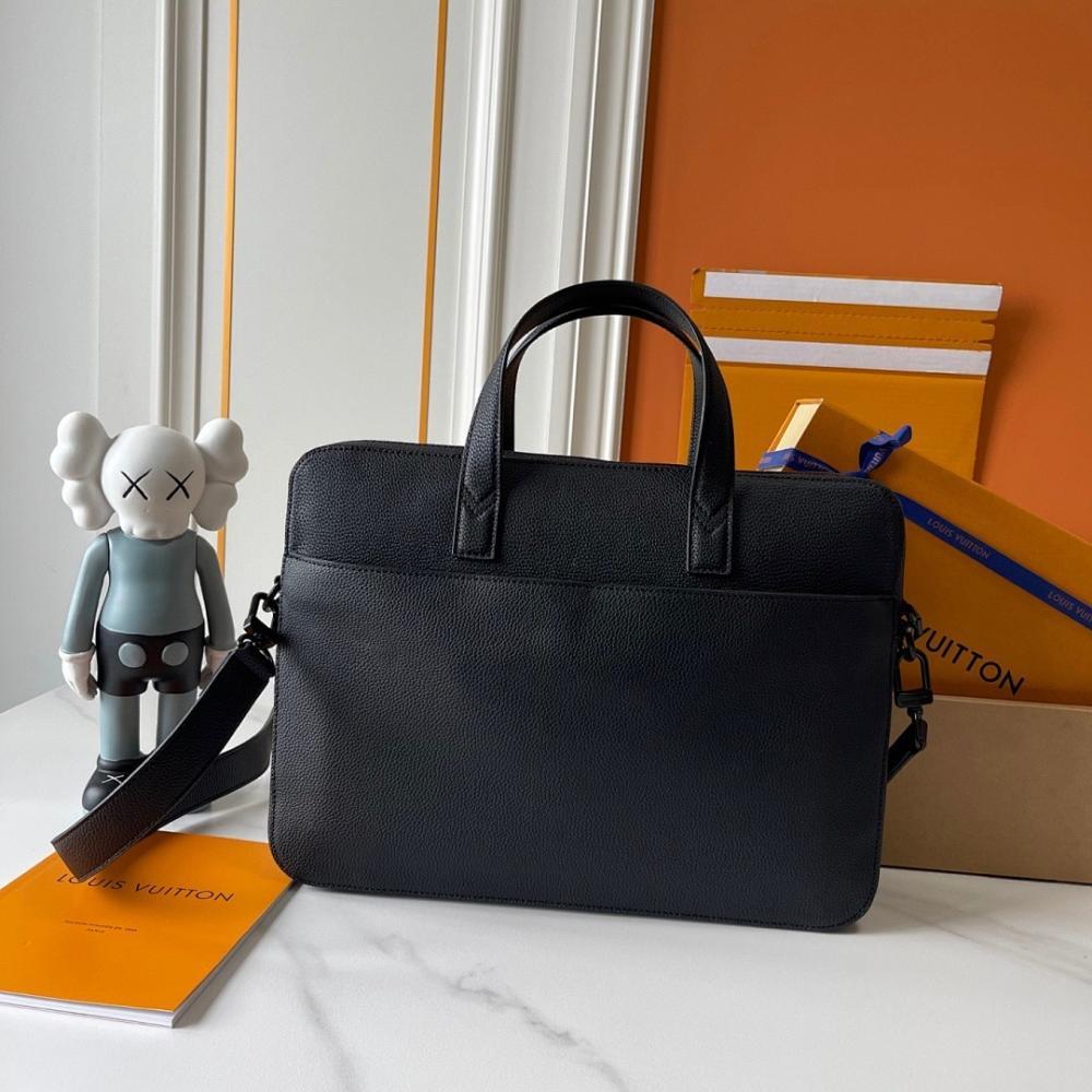 Classic Italian-Inspired Quilted Leather Shoulder Bag