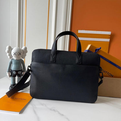 Classic Italian-Inspired Quilted Leather Shoulder Bag