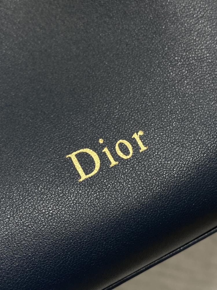 Elegant Leather Top Handle Bag