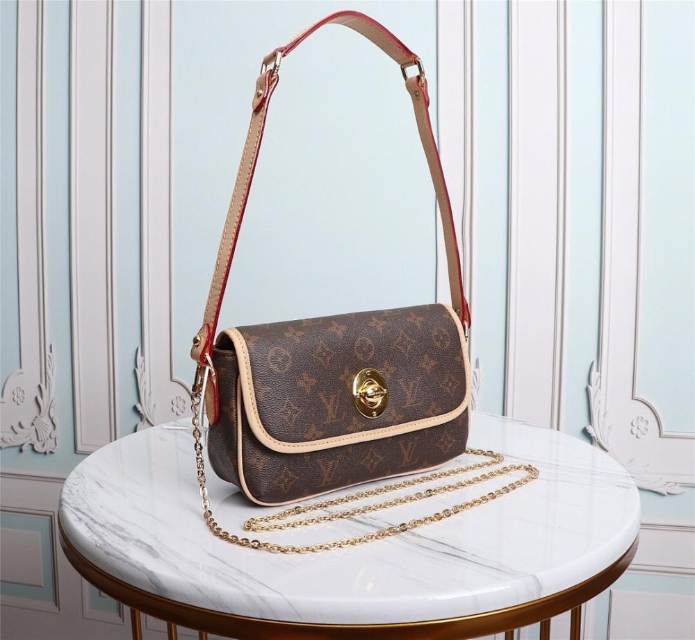 Alma Gold Shoulder Bag