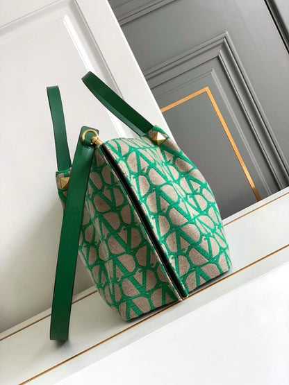 Modern Refined Woven Bag