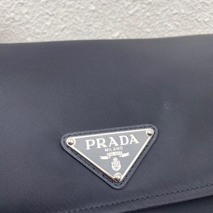 Classic Shoulder Bag
