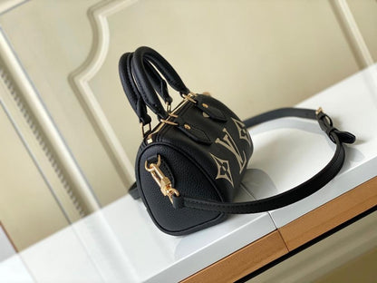 Elegant Refined Printed Canvas Crossbody Bag