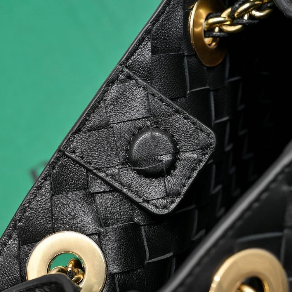 Stylish Lambskin Crossbody Bag – Special Edition