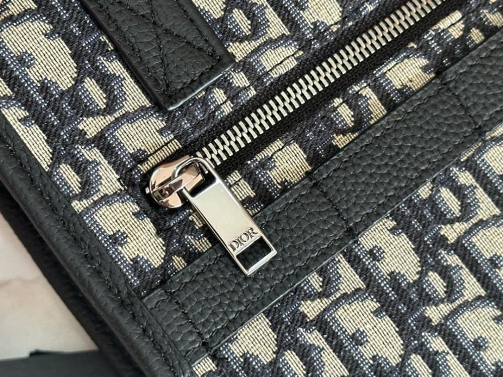 Elegant Stylish Black Printed Leather Shoulder Bag