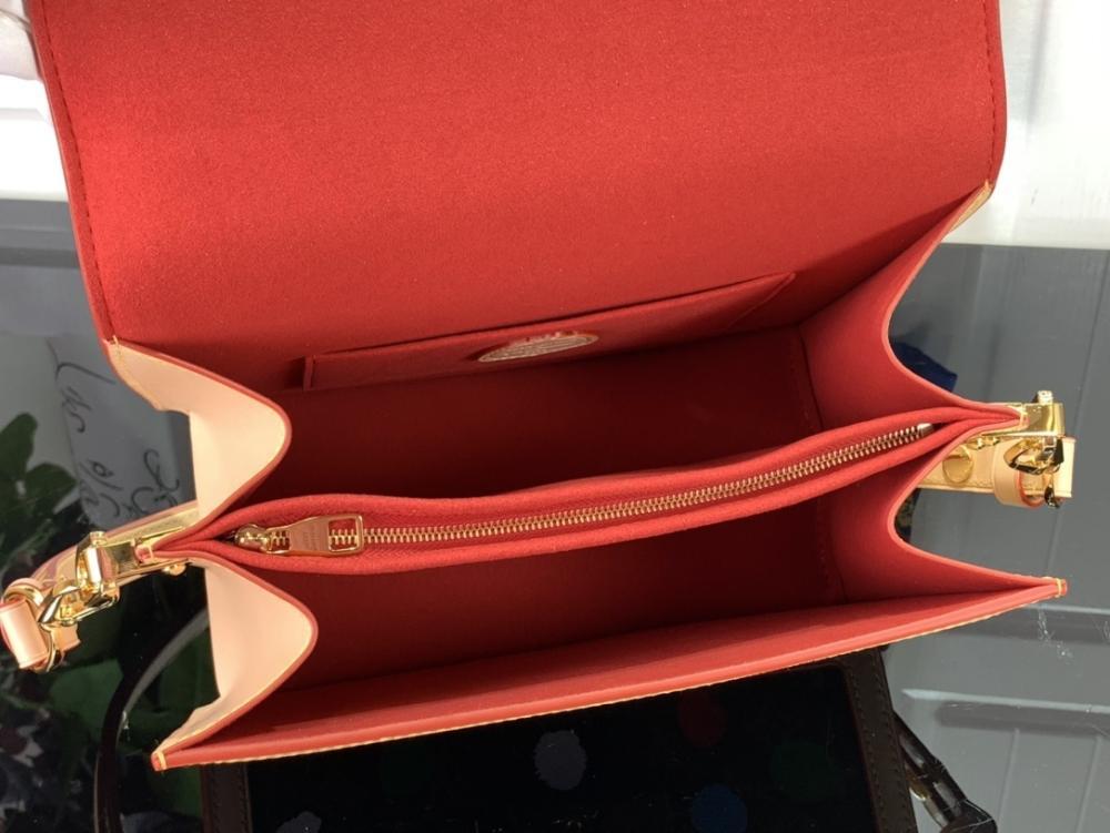 Elegant Shoulder Bag