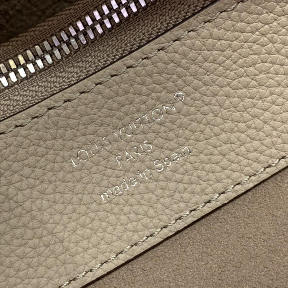 Elegant Shoulder Bag