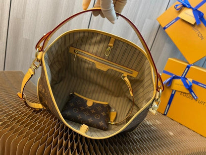 Alma Leather Bag