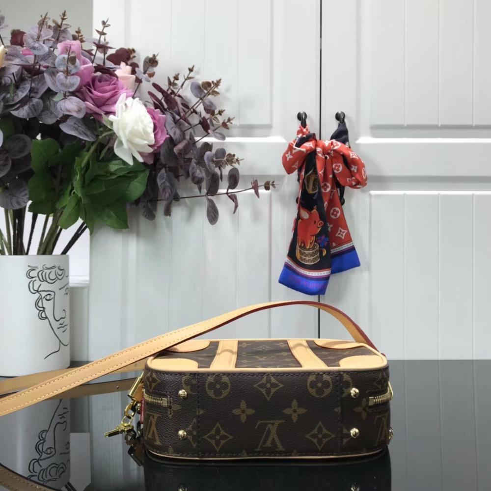 Classic Shoulder Bag