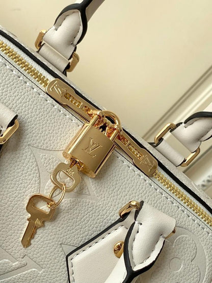 Stylish Refined Leather Travel Bag