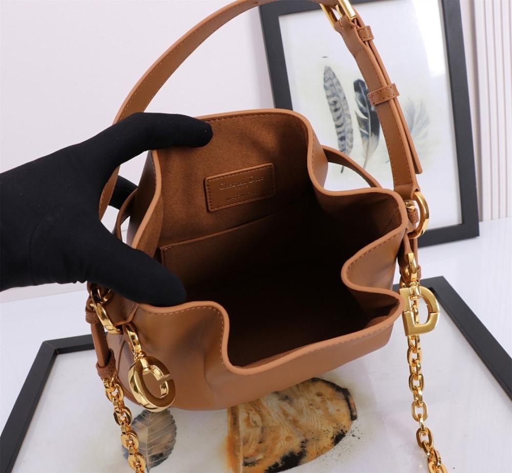 Modern Refined Leather Bucket Bag