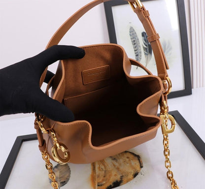 Modern Refined Leather Bucket Bag