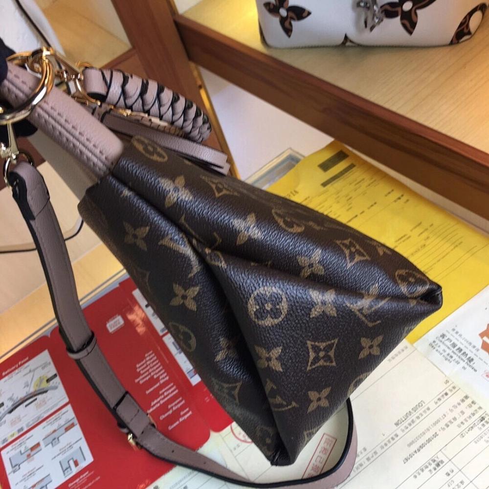 Modern Refined Leather Shoulder Bag