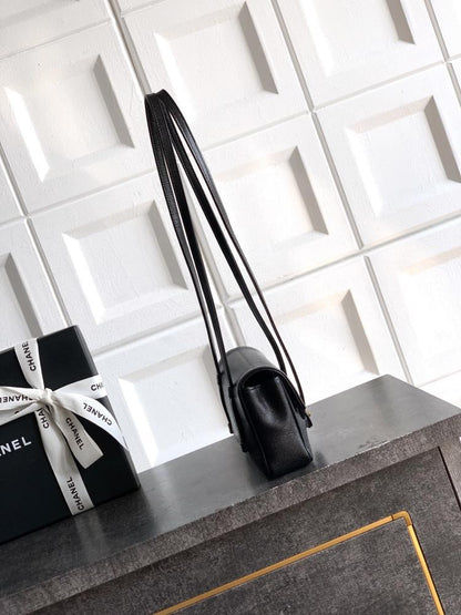 Classic Leather Shoulder Bag