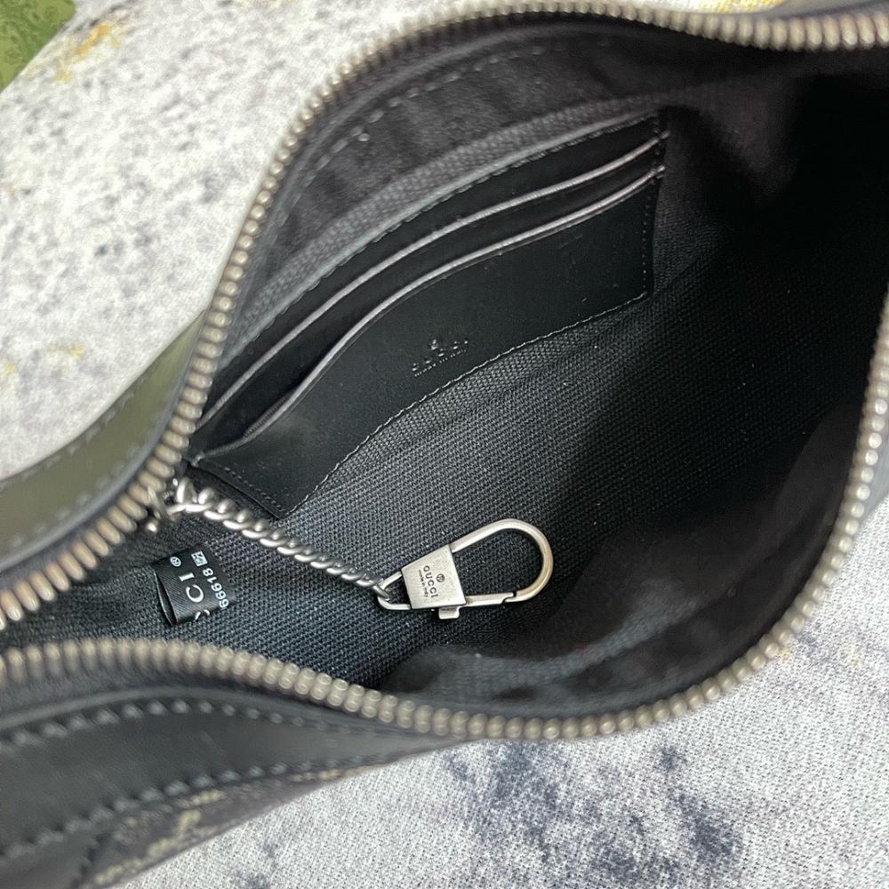 Elegant Refined Crossbody Bag