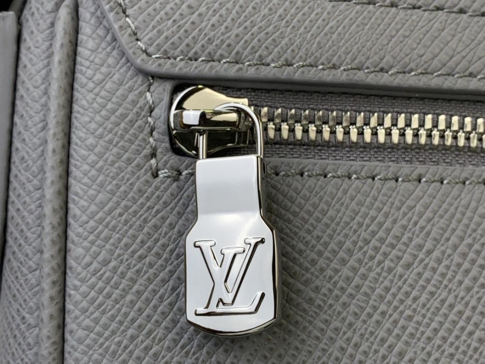 Classic Shoulder Bag