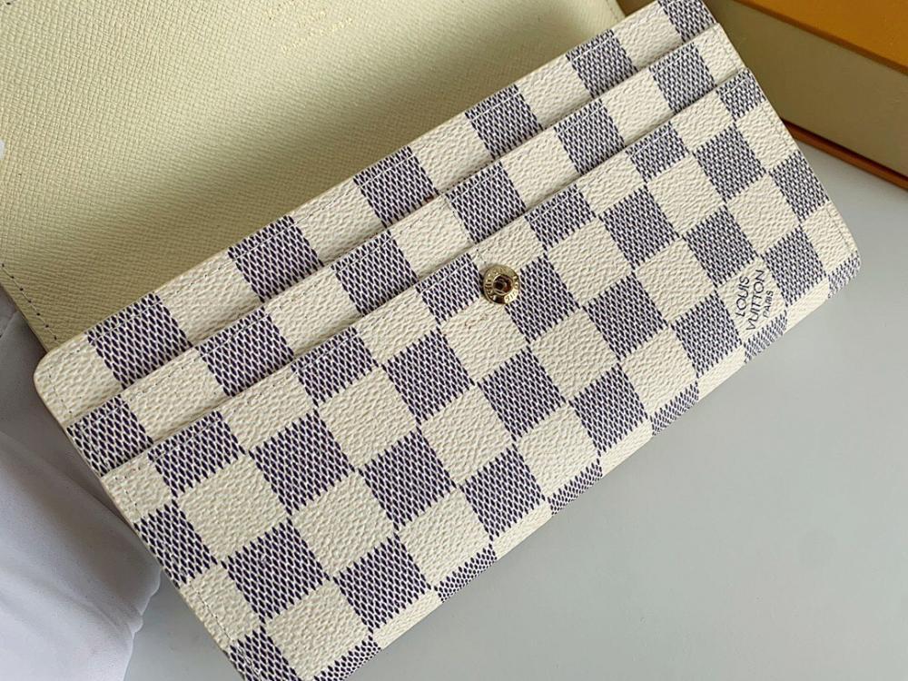Modern Wallet