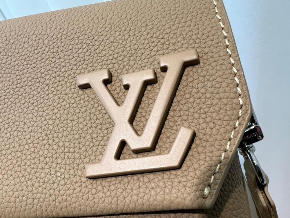 Stylish Refined Leather Crossbody Bag