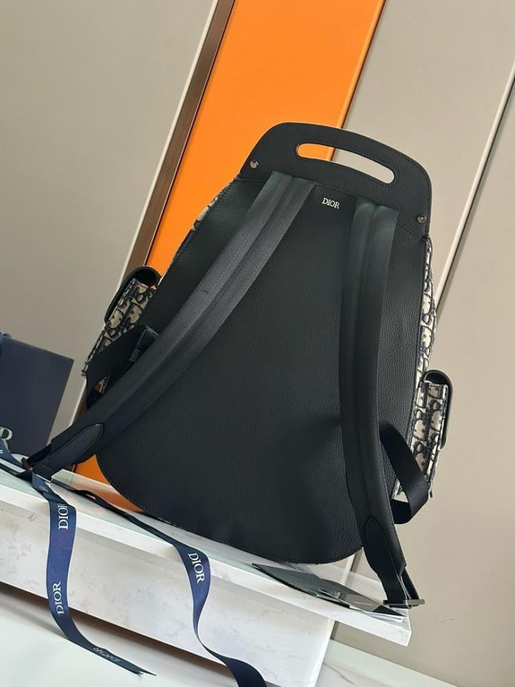 Modern Refined Top Handle Bag