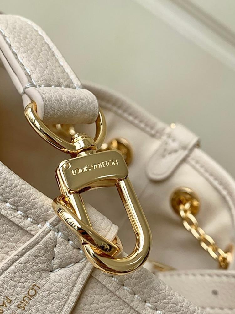 Modern Italian-Inspired Leather Shoulder Bag