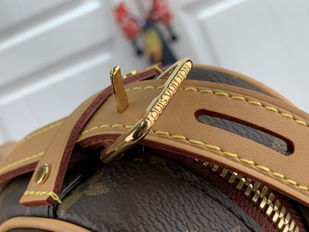 Classic Shoulder Bag